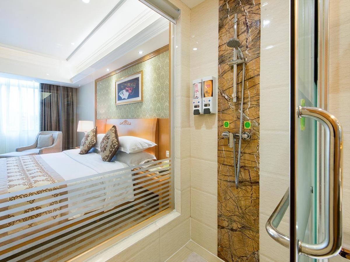 Vienna Hotel Banxuegang Road Shenzhen Eksteriør billede