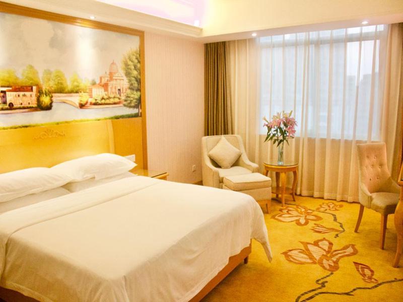 Vienna Hotel Banxuegang Road Shenzhen Eksteriør billede