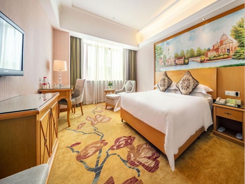 Vienna Hotel Banxuegang Road Shenzhen Eksteriør billede