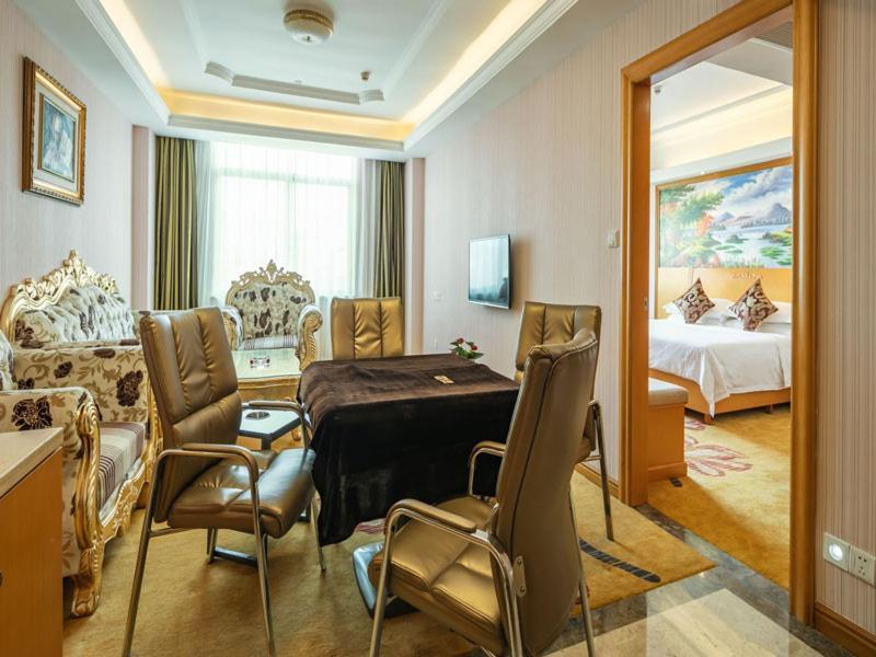 Vienna Hotel Banxuegang Road Shenzhen Eksteriør billede